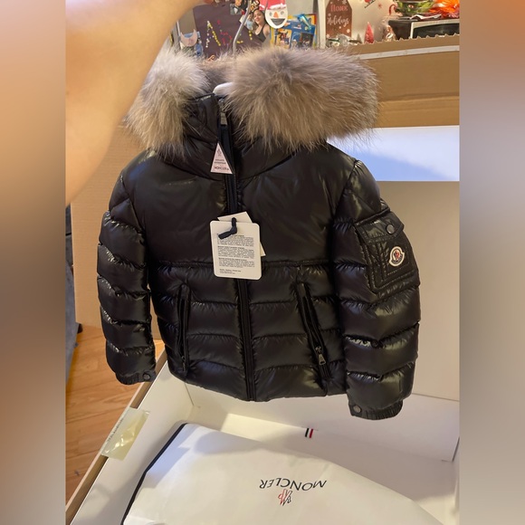 Moncler Kids Shiny Black Puffer Jacket with Fur Trim - Picture 6 of 8